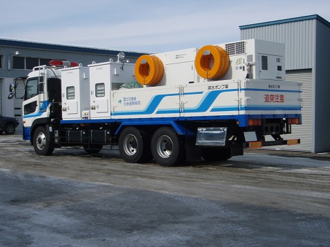排水ポンプ車(60m3/min)
